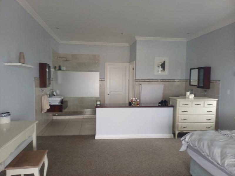 To Let 4 Bedroom Property for Rent in Robberg Ridge Western Cape